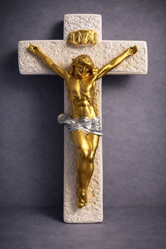 Cruce albă cu Iisus Hristos